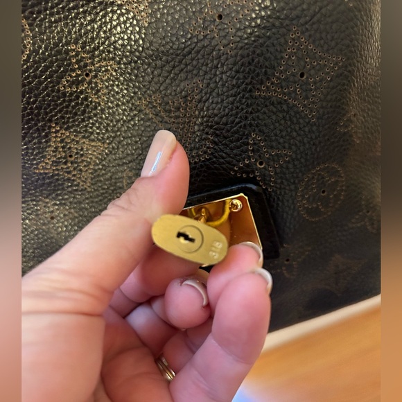 Louis Vuitton bag - Picture 7 of 13